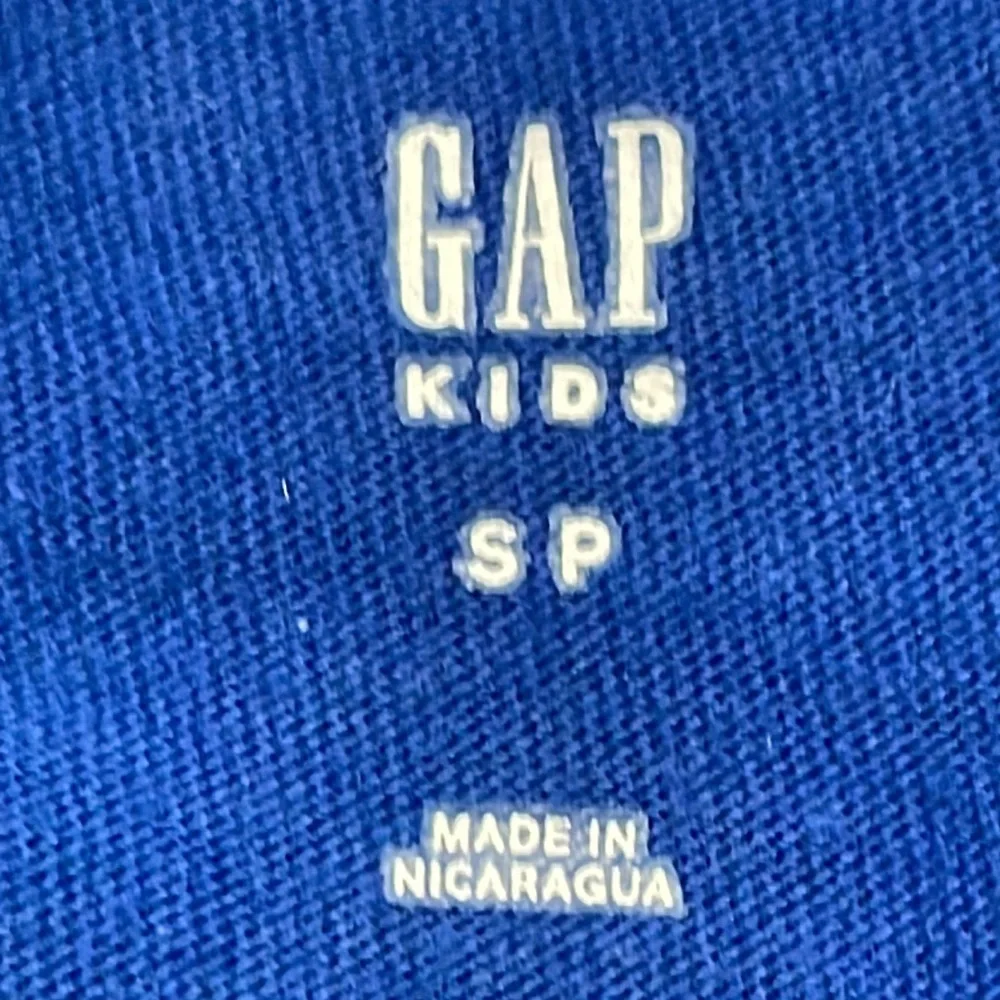 5T Gap kids Shark Tee